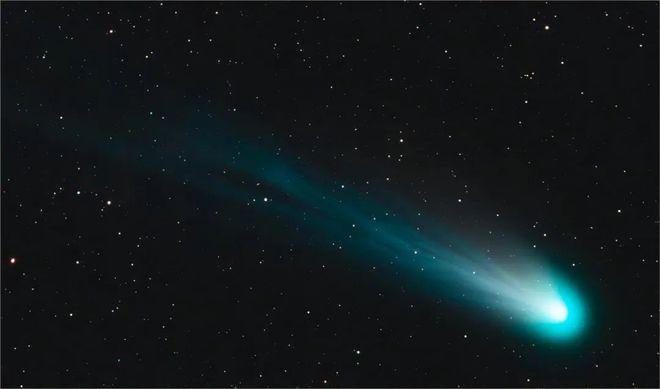闪耀之旅，彗星观测下的自信与成就之路