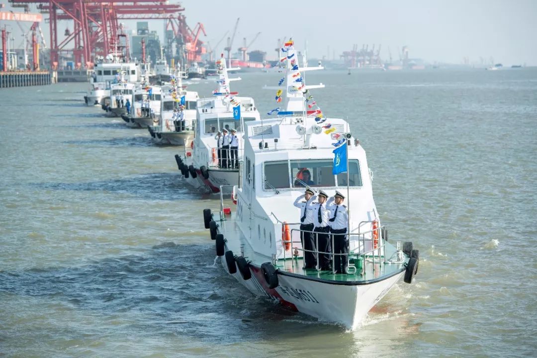 内河油船最新动态，温情之旅启航油波之上